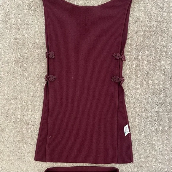 Elegant Burgundy Boot Cut Set - Picture 2 of 3